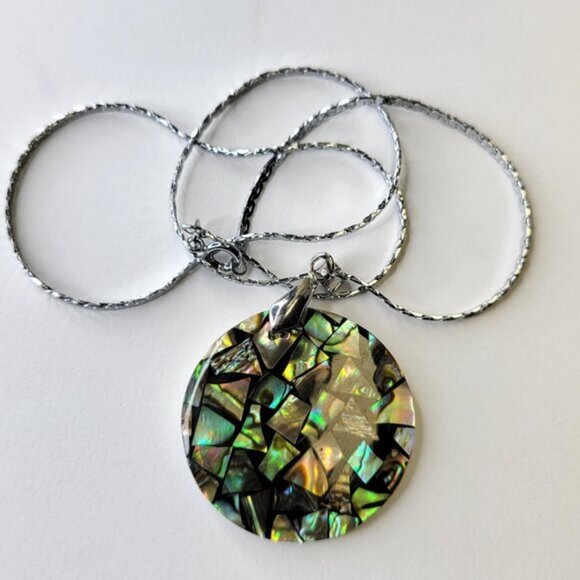 Womens Abalone Pendant Necklace Genuine Abalone Shell Round Pendant - Picture 2 of 6